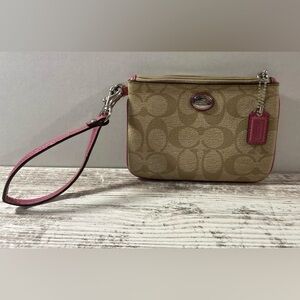 Coach Wristlet Tan/Pink